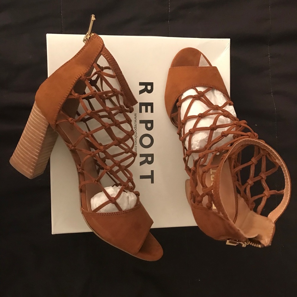 Ankle-high Sandals